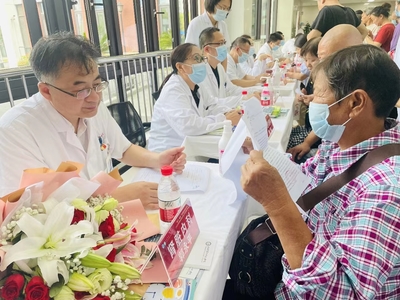 減費(fèi)用、少奔波!六院領(lǐng)銜上海首個(gè)腎病腹透治療社區(qū)示范體系建設(shè)啟動(dòng)